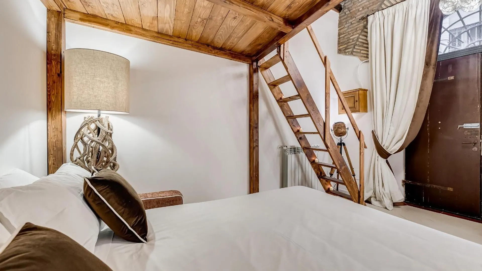 New Roman Apartment - Rome Dream Home