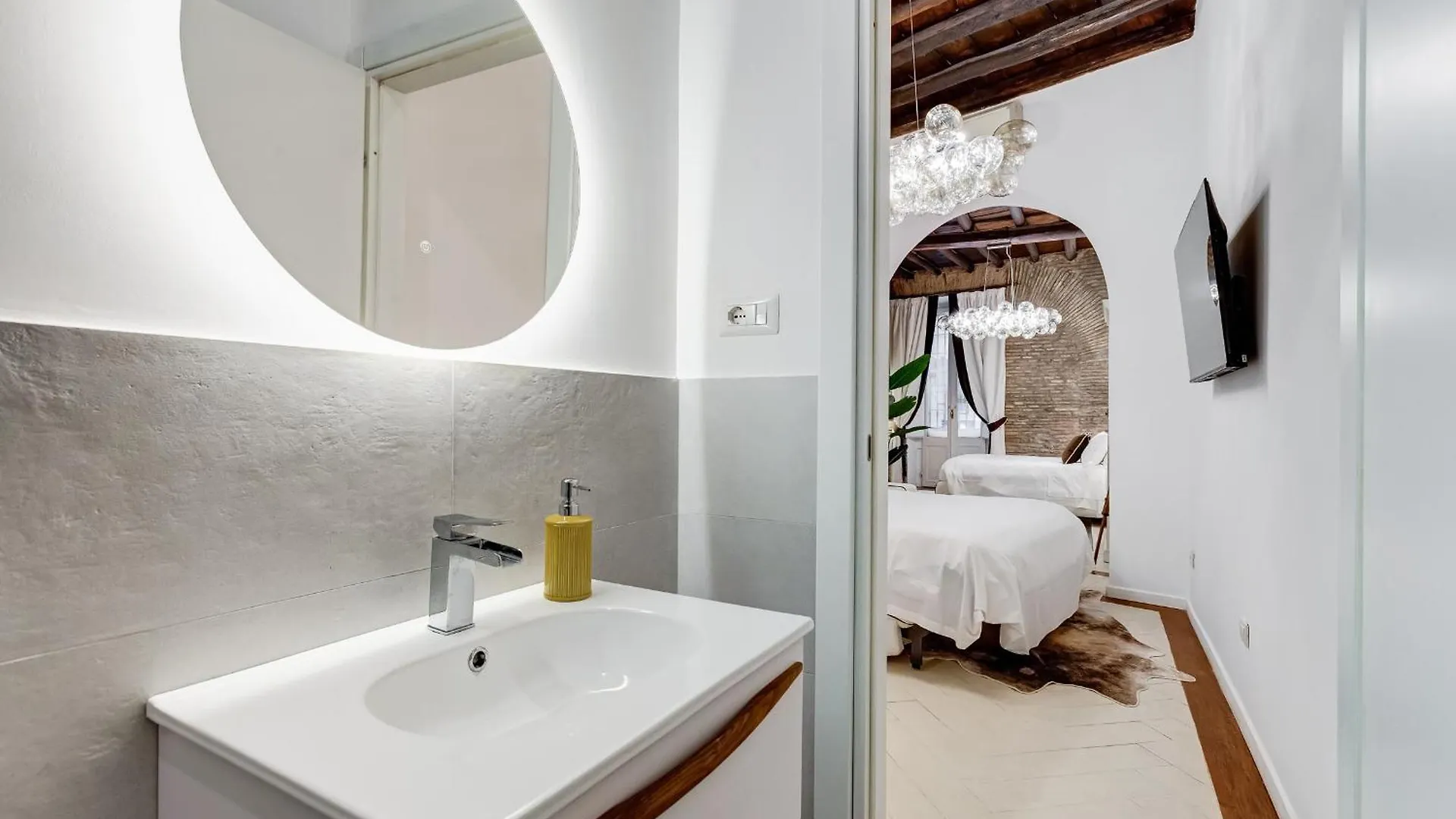 New Roman Apartment - Rome Dream Home